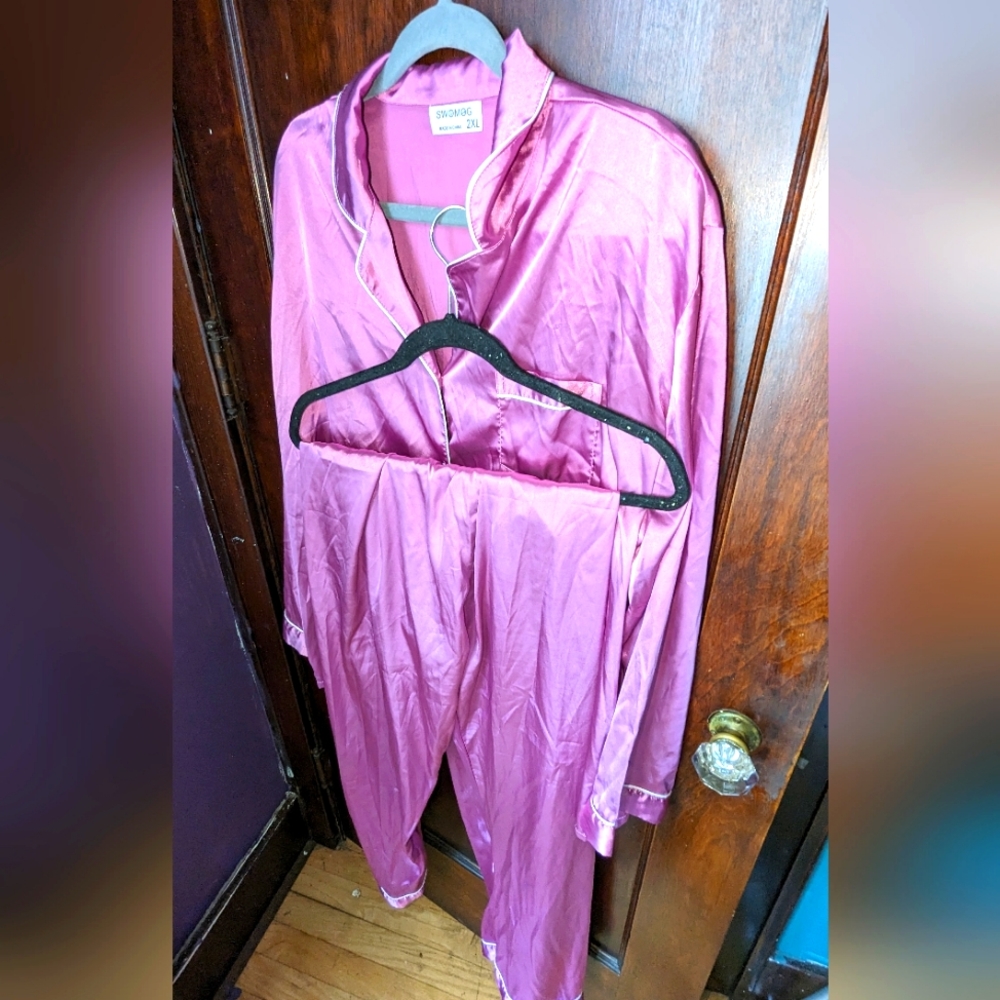 Beautiful silky SWMOG pink pajamas set 2xl